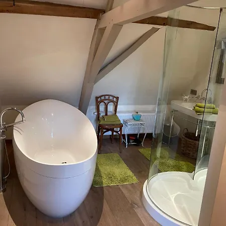 De Meidoorn Bed and breakfast 2*