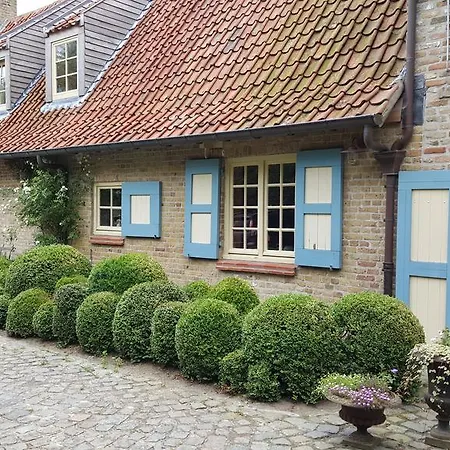De Meidoorn Bed and breakfast 2*